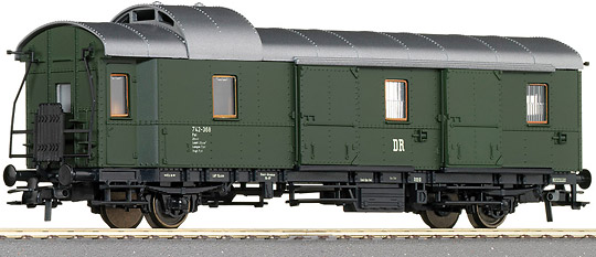 Baggage car<br /><a href='images/pictures/Roco/45544.jpg' target='_blank'>Full size image</a>